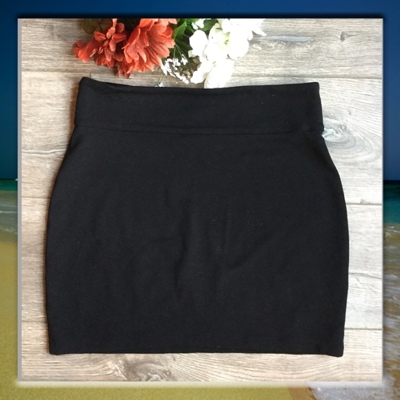 silence + noise Skirts Silence Noise Black Mini Skirt Size Med